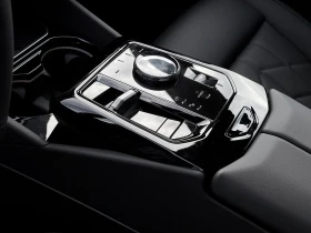 BMW 550 e xDrive = NEW= M-Sport Pro Гаранция - 155590 лв. - 43786615 | Car24.bg