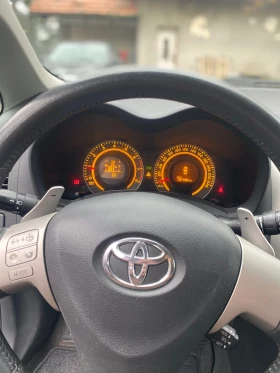 Toyota Auris 1.6 Автоматик, снимка 9