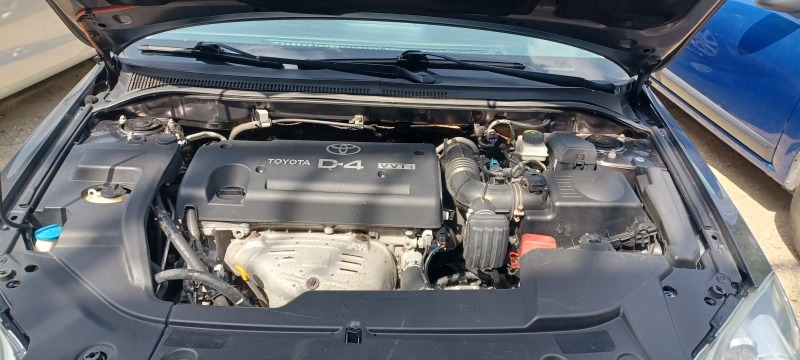 Toyota Avensis 2.0 Benzin 147кс., снимка 11 - Автомобили и джипове - 46292749