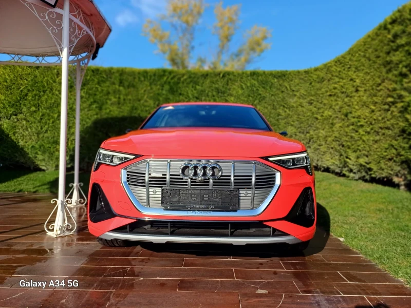 Audi E-Tron Quatro/Sportback/2xSline/Led/Pano/Hud/360/ГАРАНЦИЯ, снимка 2 - Автомобили и джипове - 49500419