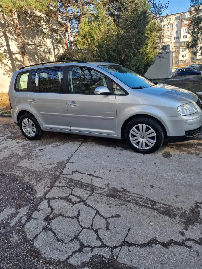 VW Touran, снимка 2 - Автомобили и джипове - 48268534