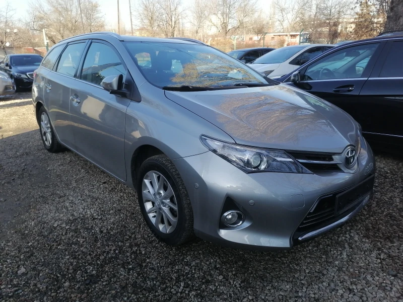 Toyota Auris 1.6i/132kc, автоматик, навигация, камера в Автомобили и джипове в гр. София