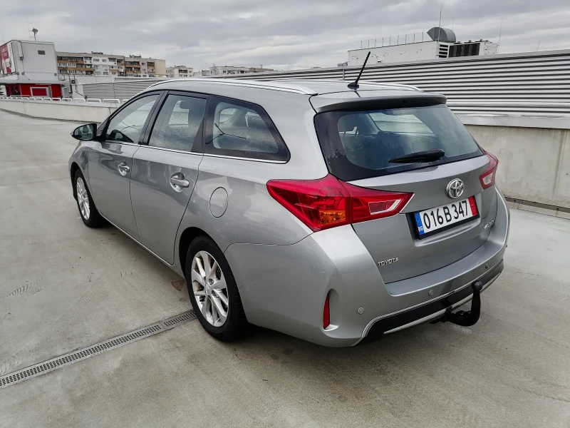 Toyota Auris 1.6i/132kc, автоматик, навигация, камера , снимка 4 - Автомобили и джипове - 48408712