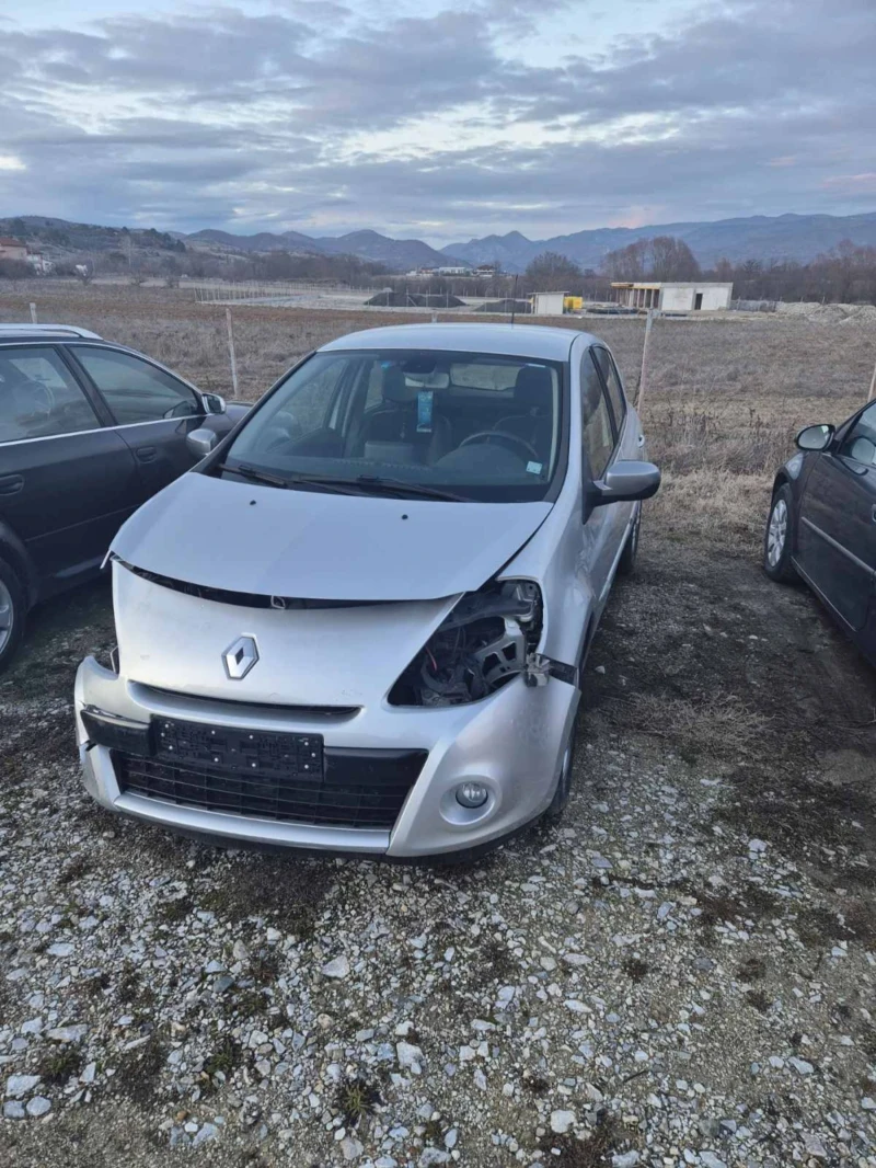 Renault Clio, снимка 1 - Автомобили и джипове - 48844650