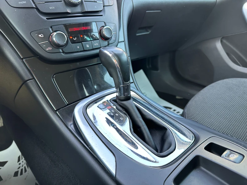 Opel Insignia 2.0CRDI 163кс Автомат, снимка 11 - Автомобили и джипове - 49258584