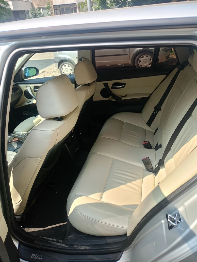 BMW 320, снимка 14 - Автомобили и джипове - 51424134