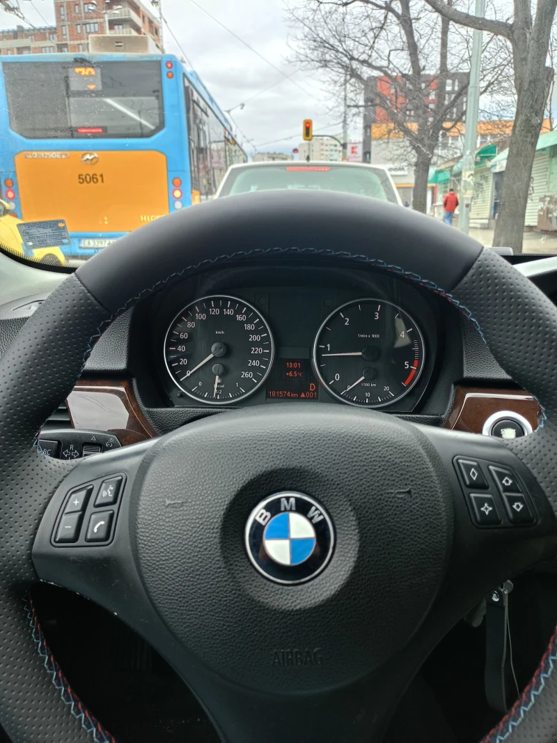 BMW 320, снимка 12 - Автомобили и джипове - 51424134