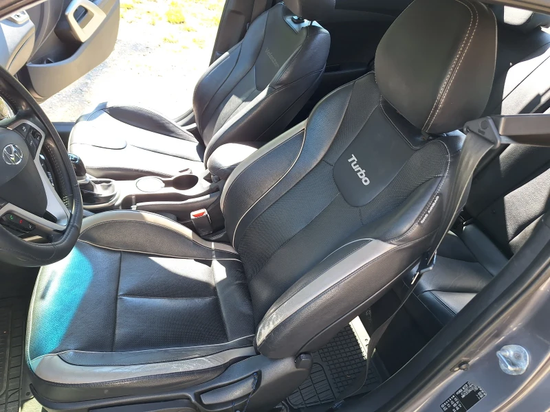 Hyundai Veloster , снимка 12 - Автомобили и джипове - 52009448