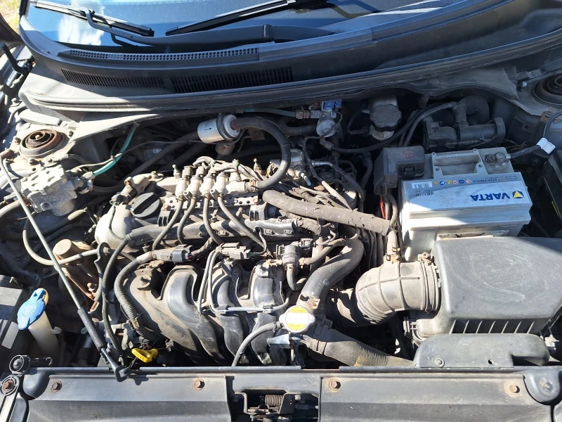 Hyundai Veloster , снимка 15 - Автомобили и джипове - 52009448