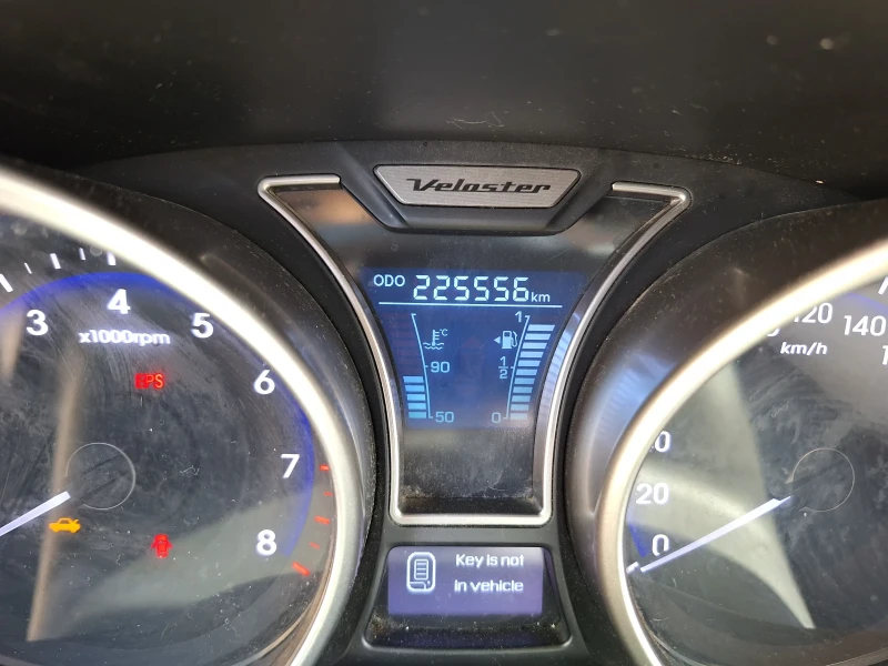 Hyundai Veloster , снимка 16 - Автомобили и джипове - 52009448