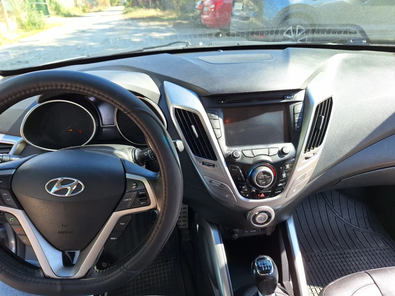 Hyundai Veloster , снимка 13 - Автомобили и джипове - 52009448