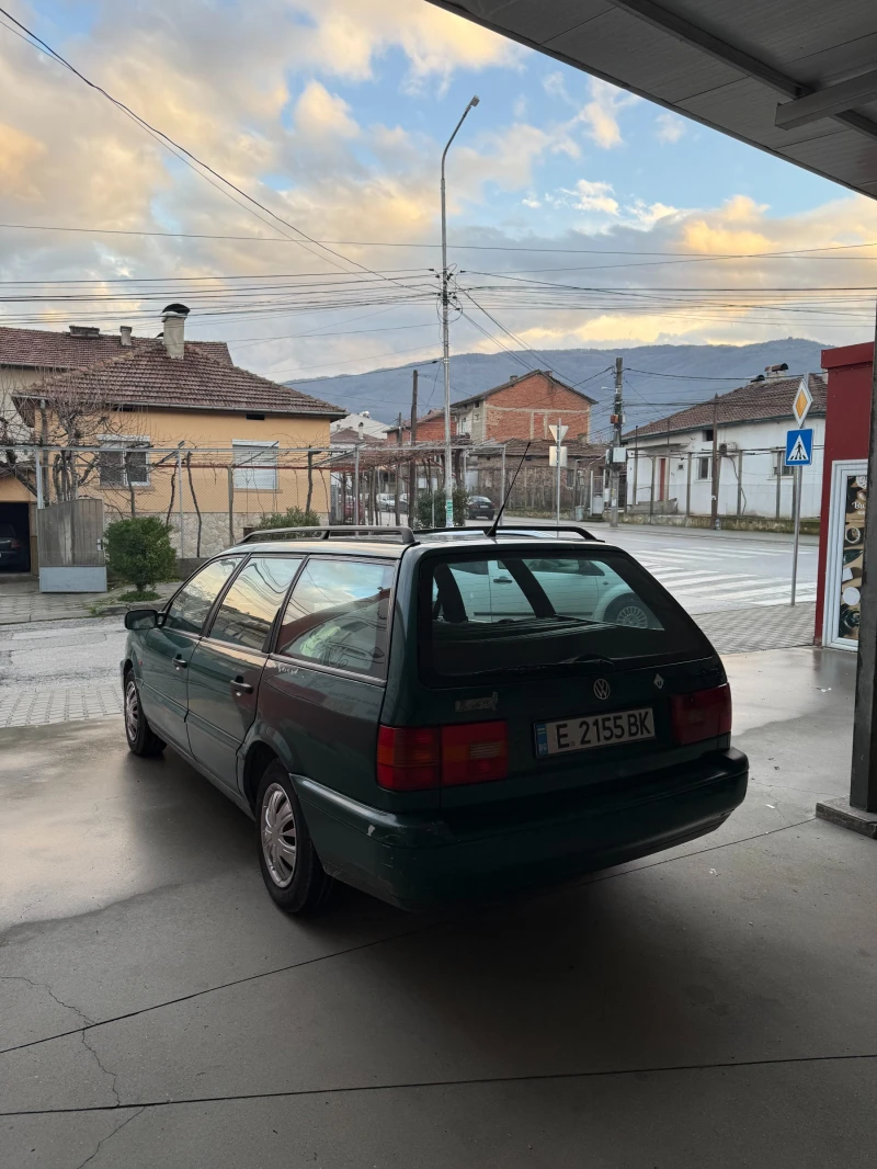VW Passat 1.8, снимка 6 - Автомобили и джипове - 53301671