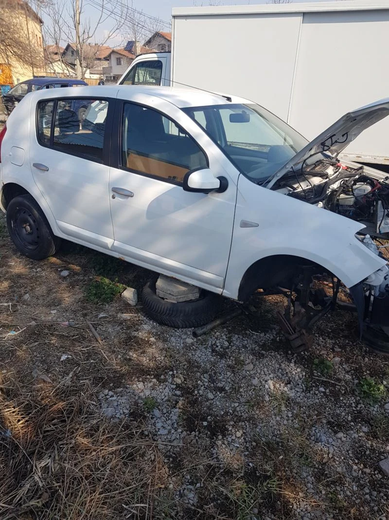 Dacia Sandero 1.6 klima-, снимка 7 - Автомобили и джипове - 46762609