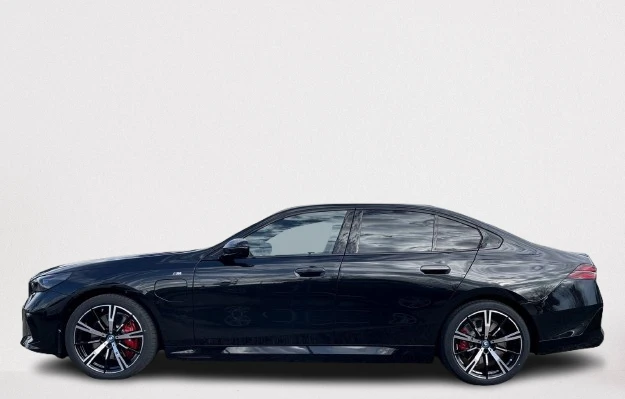 BMW 550 e xDrive = NEW= M-Sport Pro Гаранция - изображение 3