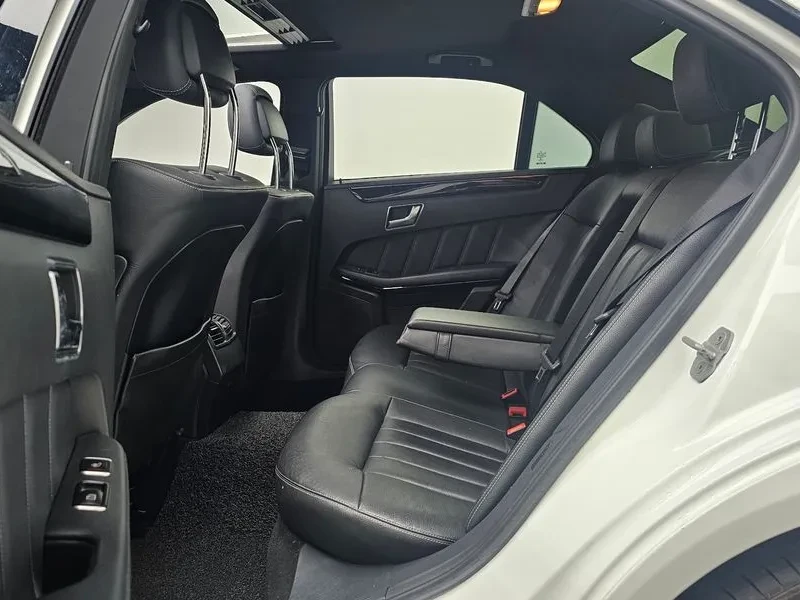 Mercedes-Benz E 220 Bluetech Avant Garde Sports - САМО 30% АВАНС, снимка 12 - Автомобили и джипове - 55800253