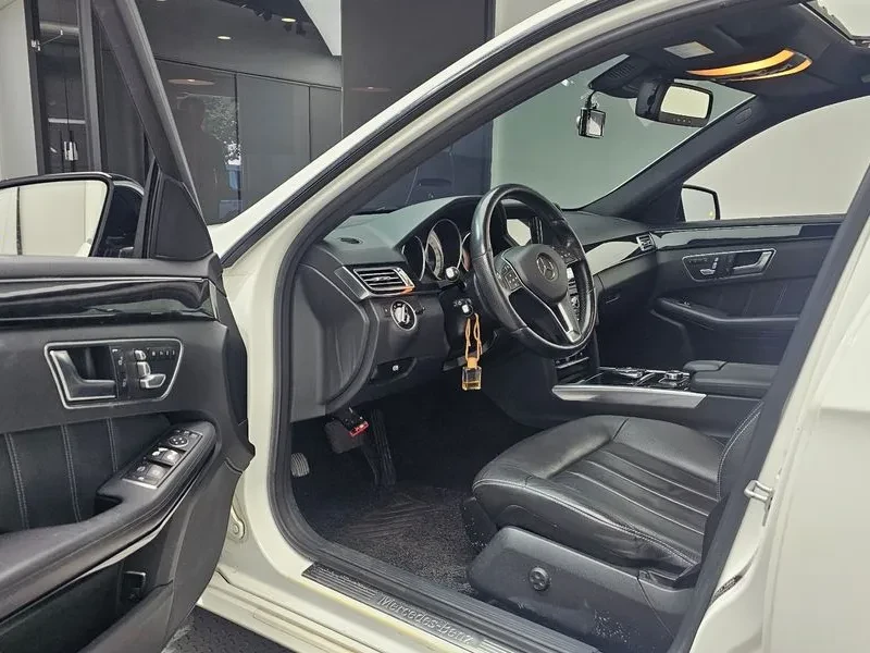 Mercedes-Benz E 220 Bluetech Avant Garde Sports - САМО 30% АВАНС, снимка 10 - Автомобили и джипове - 55800253