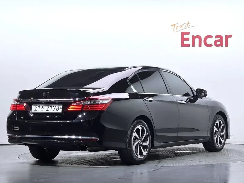 Honda Accord 2.4 - САМО 30% АВАНС, снимка 7 - Автомобили и джипове - 56220025
