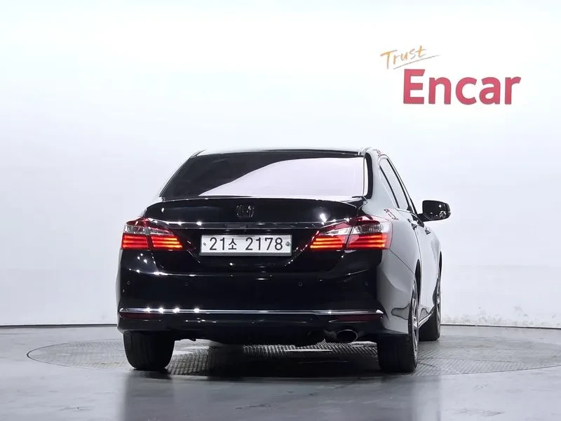 Honda Accord 2.4 - САМО 30% АВАНС, снимка 14 - Автомобили и джипове - 56220025