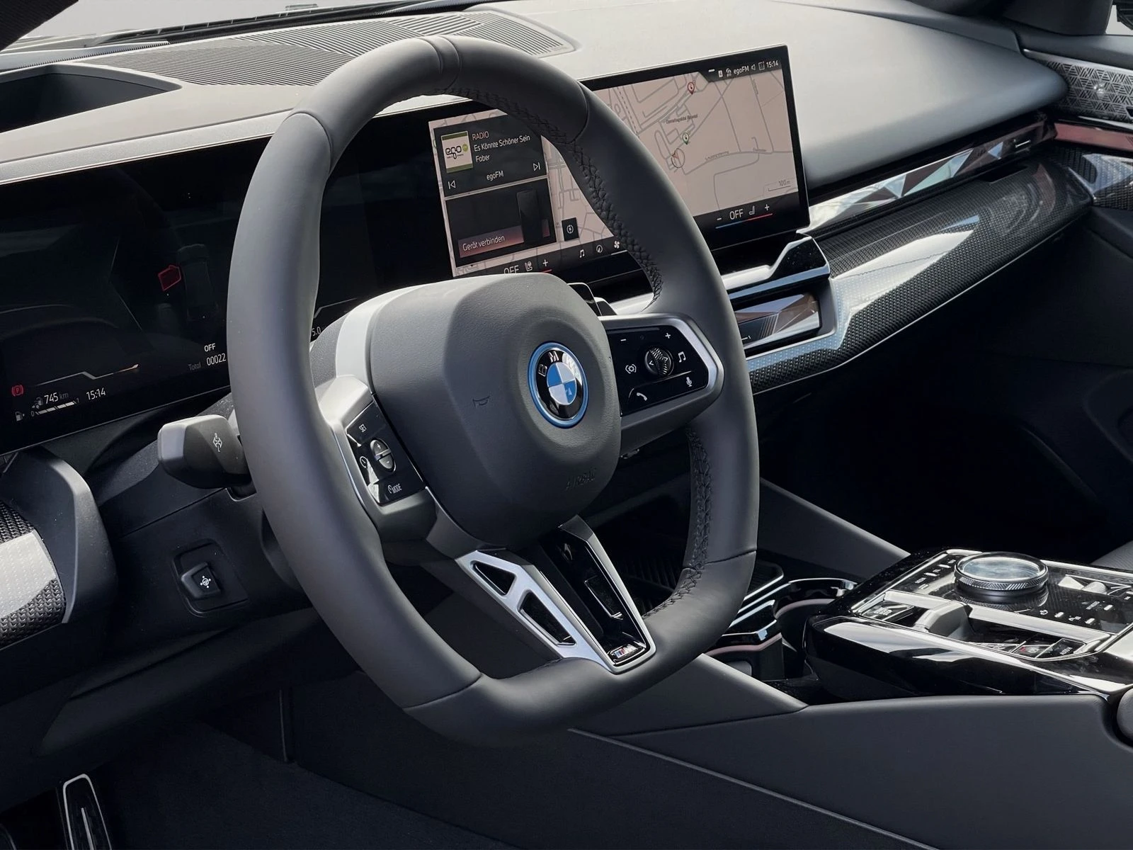 BMW 550 e xDrive = NEW= M-Sport Pro Гаранция - изображение 6