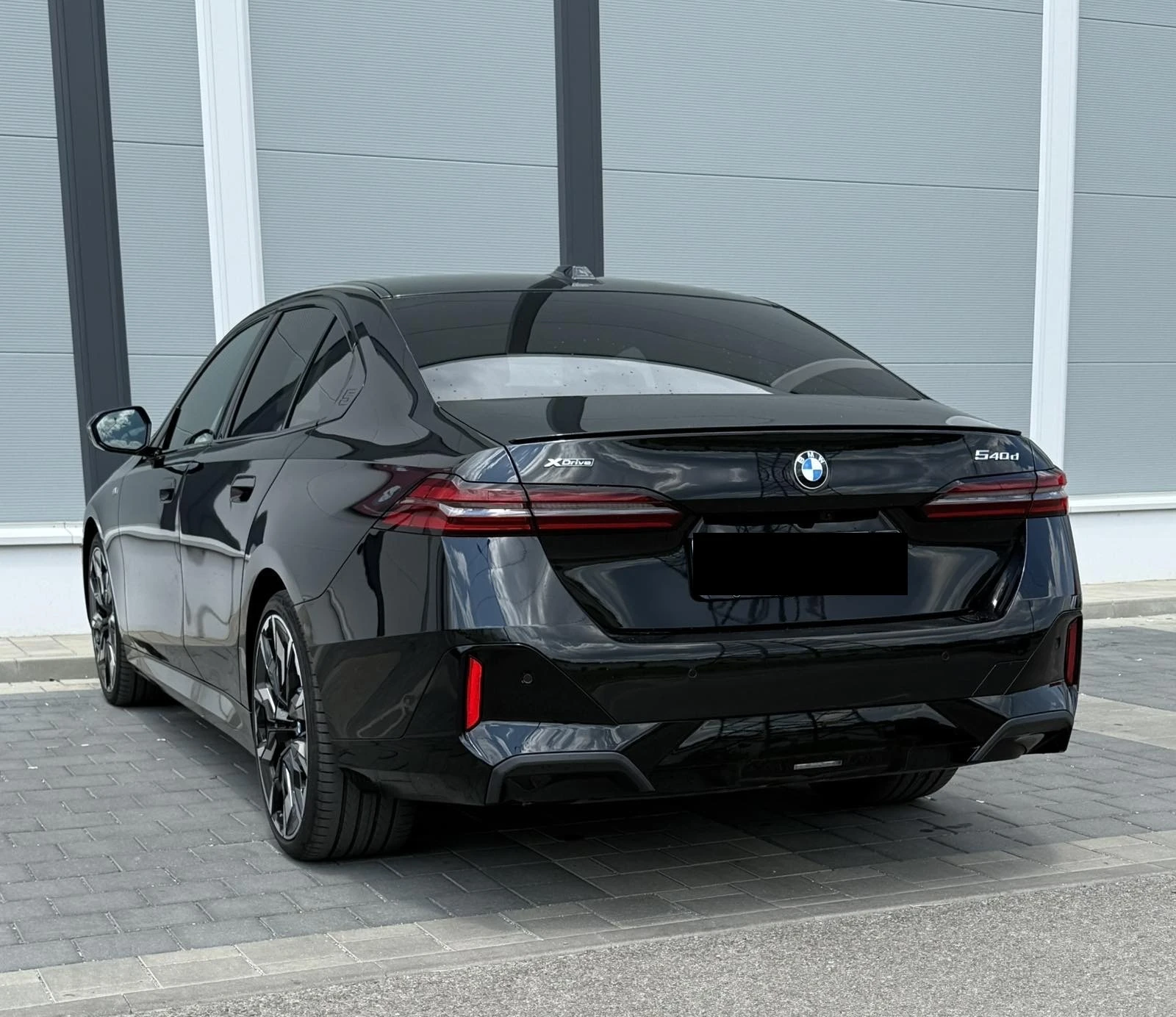 BMW 540 xDrive M Sport - изображение 3