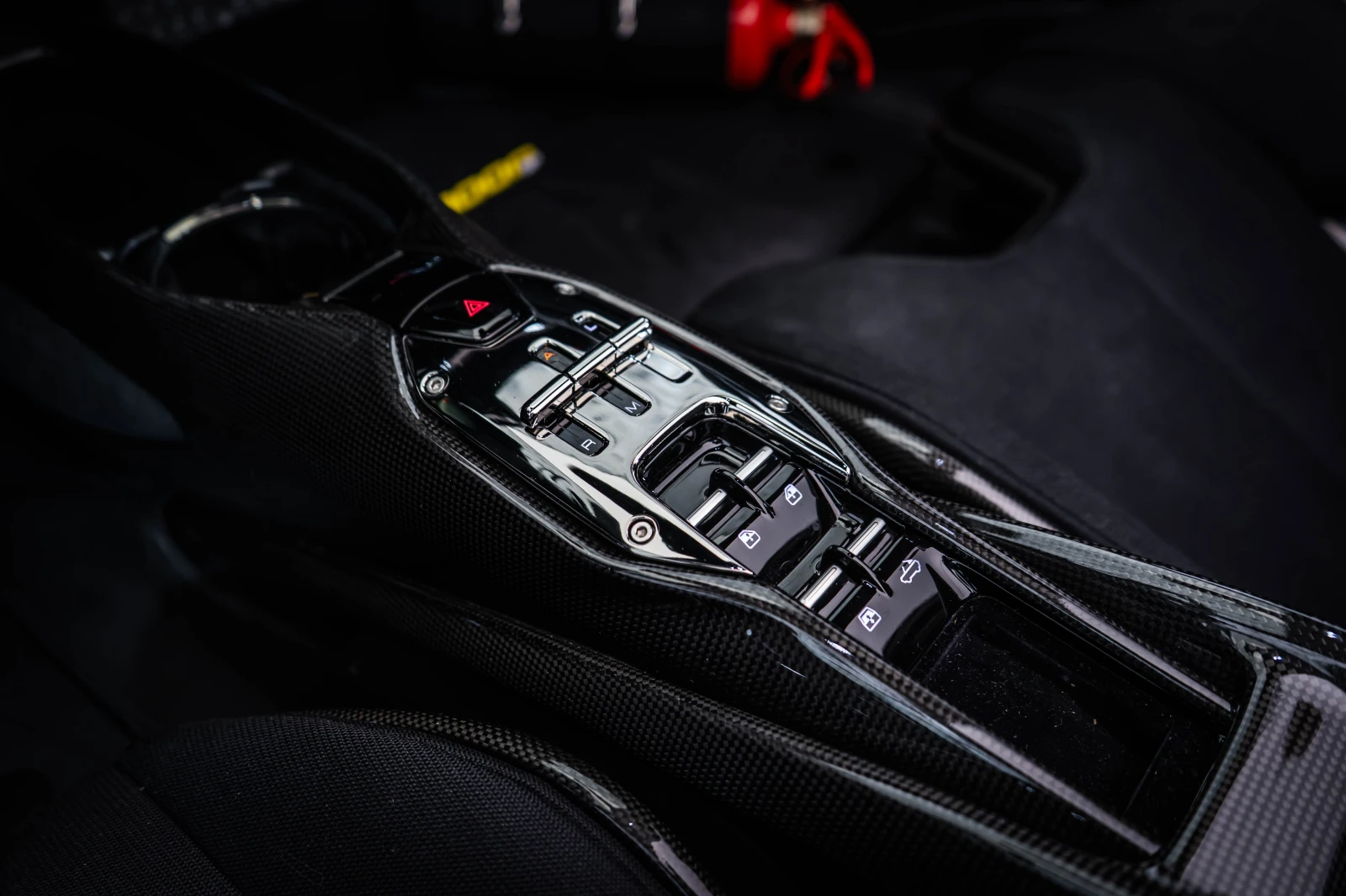 Ferrari SF 90 Spider Tailor Made 1000GP, снимка 9 - Автомобили и джипове - 53777289