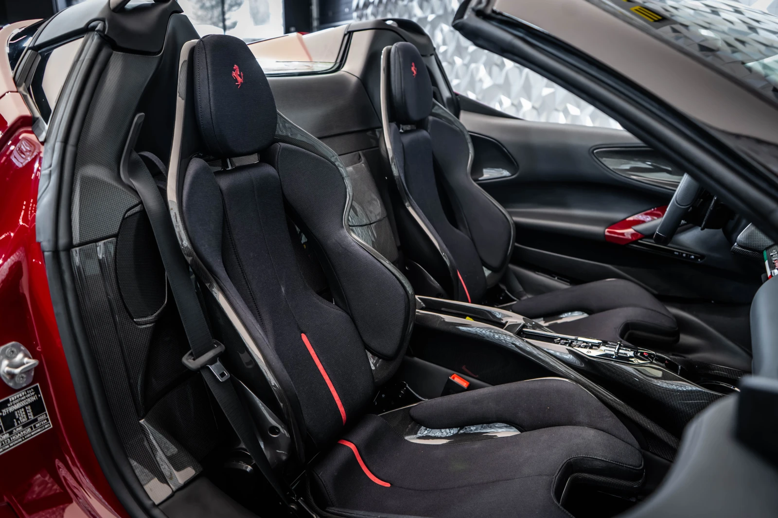 Ferrari SF 90 Spider Tailor Made 1000GP, снимка 14 - Автомобили и джипове - 53777289