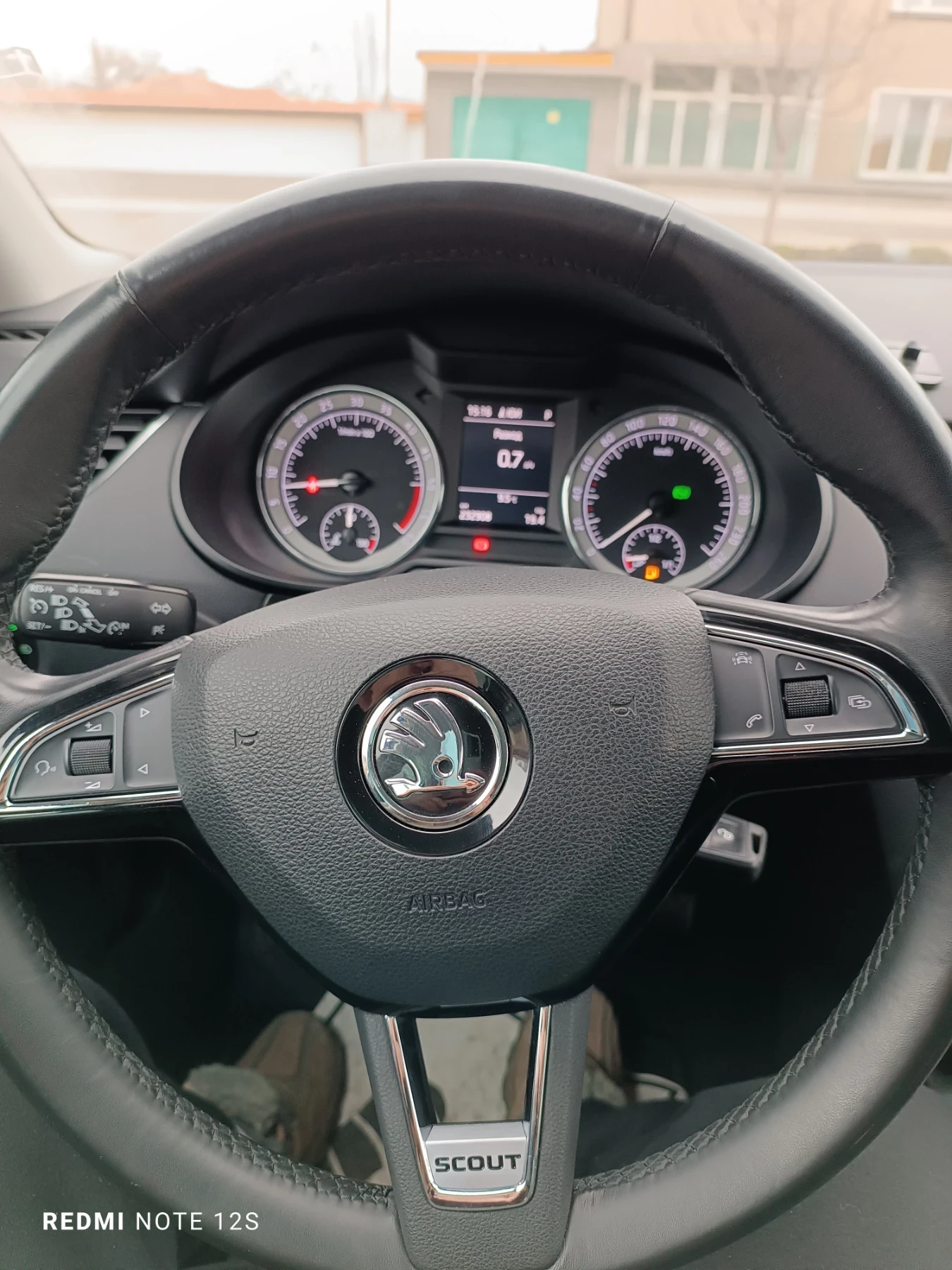 Skoda Octavia 2.0 TDI, снимка 7 - Автомобили и джипове - 54370234