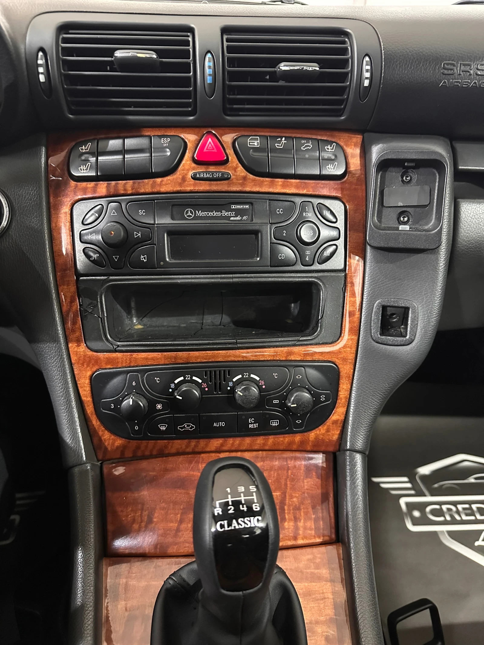 Mercedes-Benz C 220, снимка 11 - Автомобили и джипове - 54449803