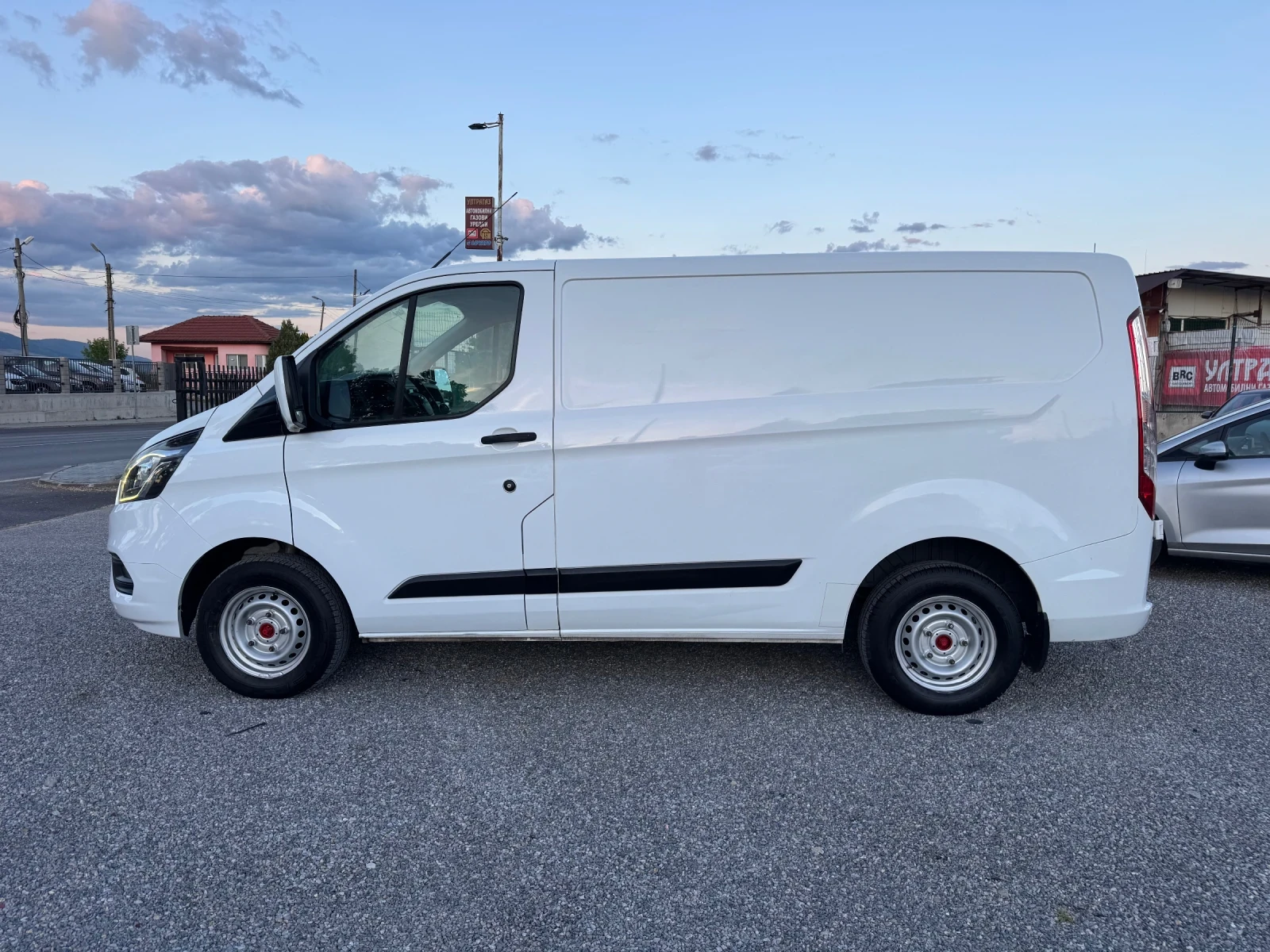 Ford Transit Custom 2.0TDCI L1 H1 FACE!!KLIMA!! 3 seats!! Euro 6!!, снимка 3 - Автомобили и джипове - 54654627