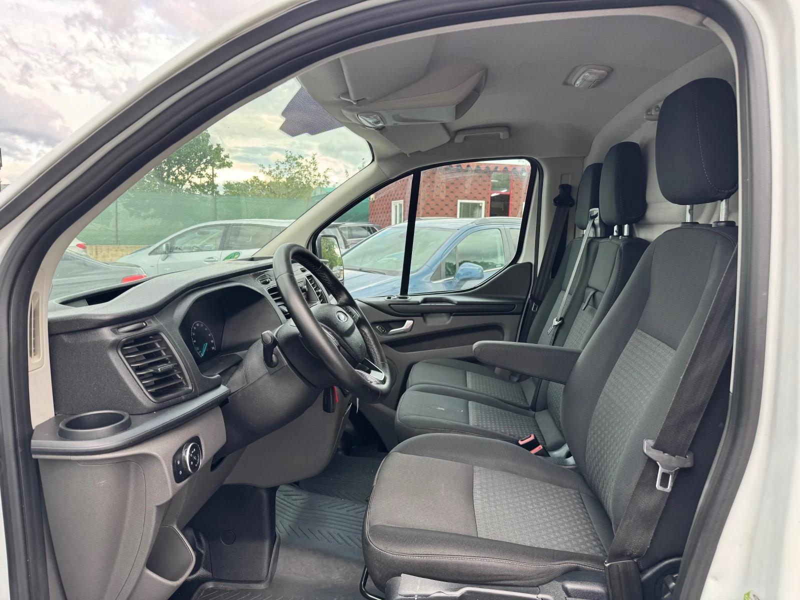 Ford Transit Custom 2.0TDCI L1 H1 FACE!!KLIMA!! 3 seats!! Euro 6!!, снимка 11 - Автомобили и джипове - 54654627