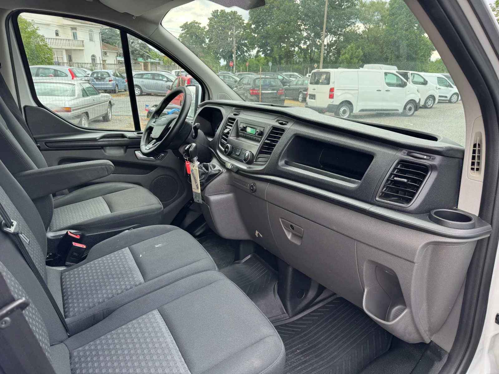 Ford Transit Custom 2.0TDCI L1 H1 FACE!!KLIMA!! 3 seats!! Euro 6!!, снимка 14 - Автомобили и джипове - 54654627