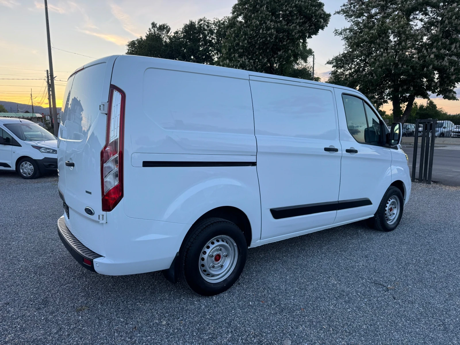 Ford Transit Custom 2.0TDCI L1 H1 FACE!!KLIMA!! 3 seats!! Euro 6!!, снимка 7 - Автомобили и джипове - 54654627