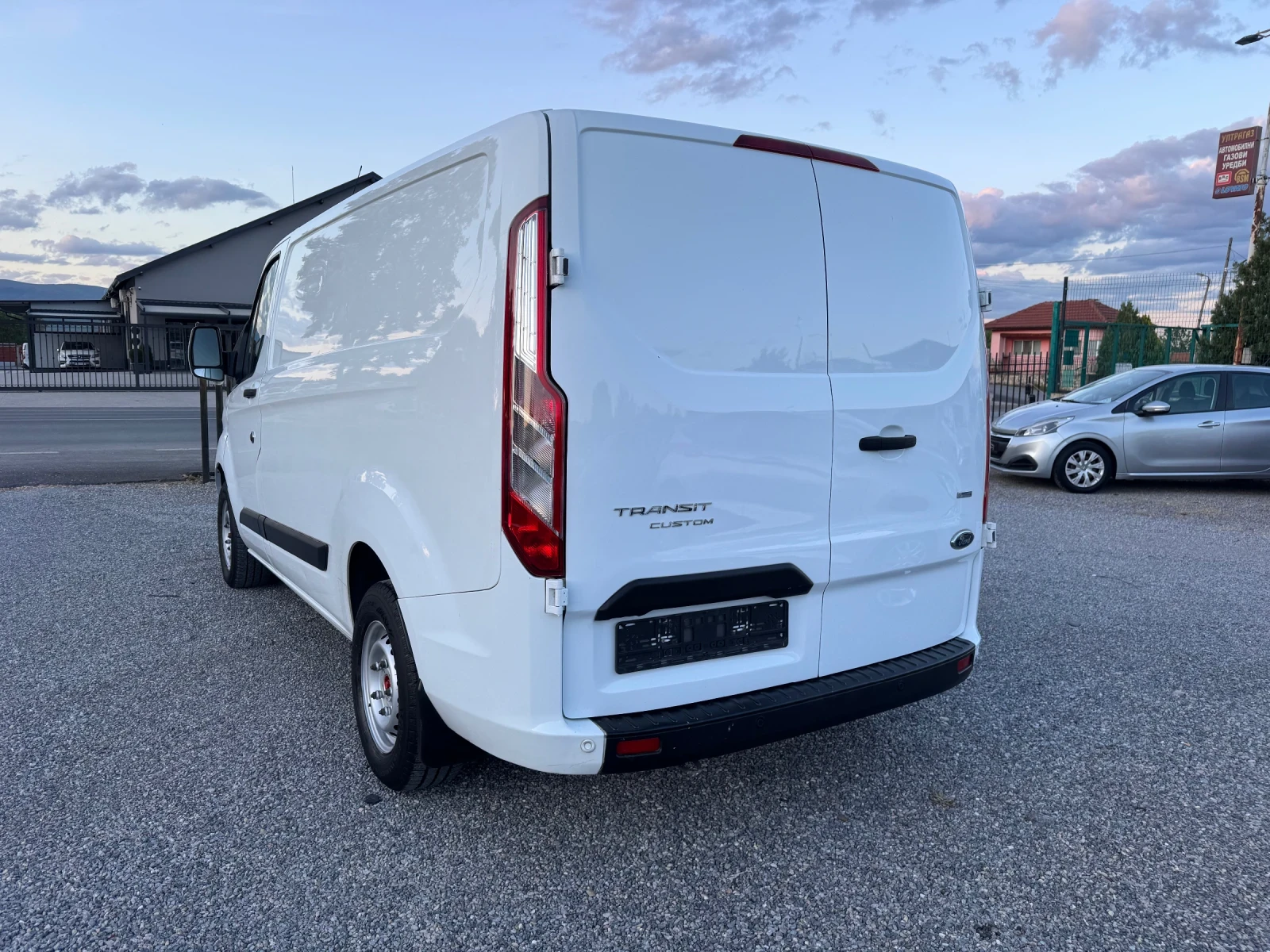 Ford Transit Custom 2.0TDCI L1 H1 FACE!!KLIMA!! 3 seats!! Euro 6!!, снимка 5 - Автомобили и джипове - 54654627