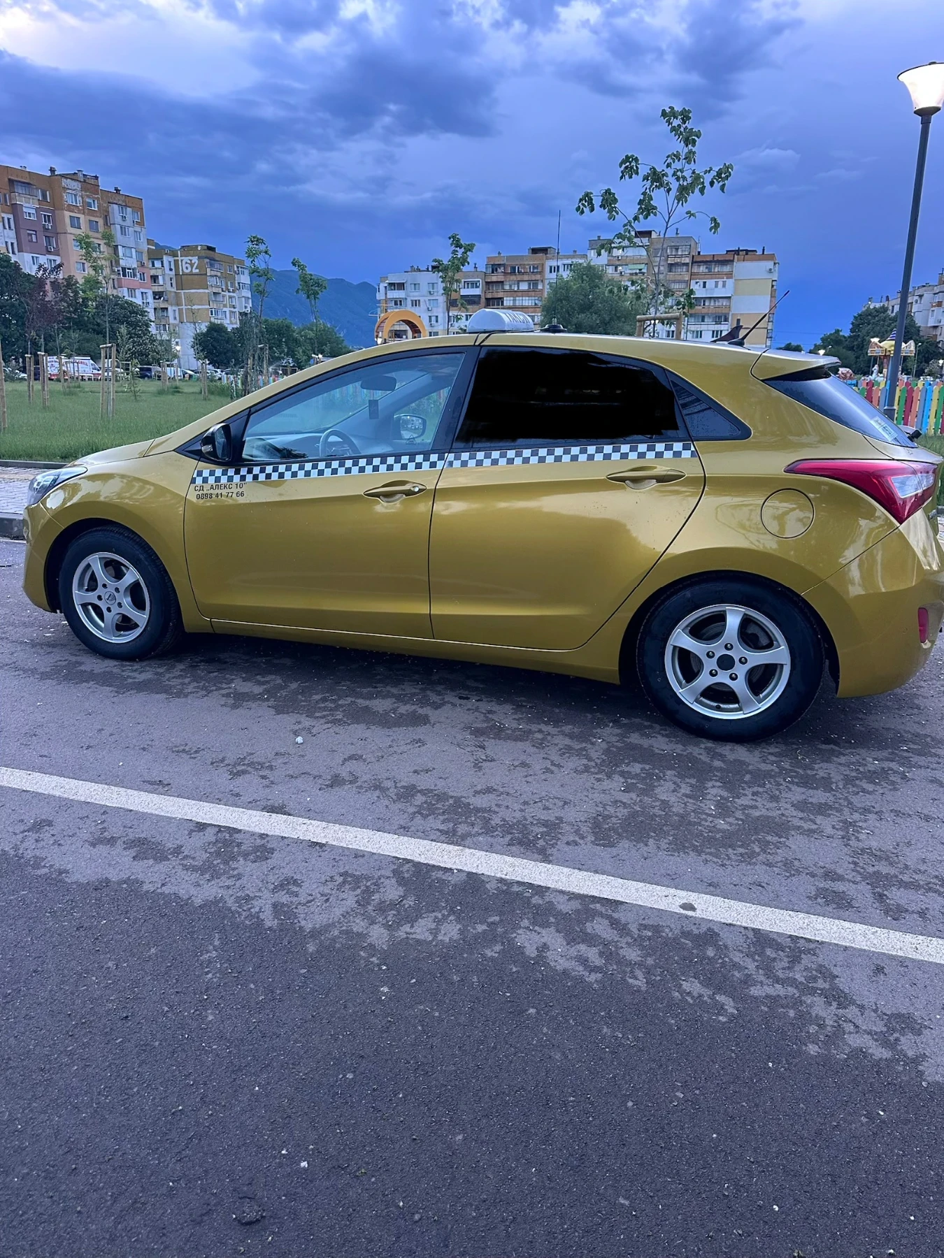 Hyundai I30 1.4 бензин газ 6 скорости, снимка 4 - Автомобили и джипове - 55445506