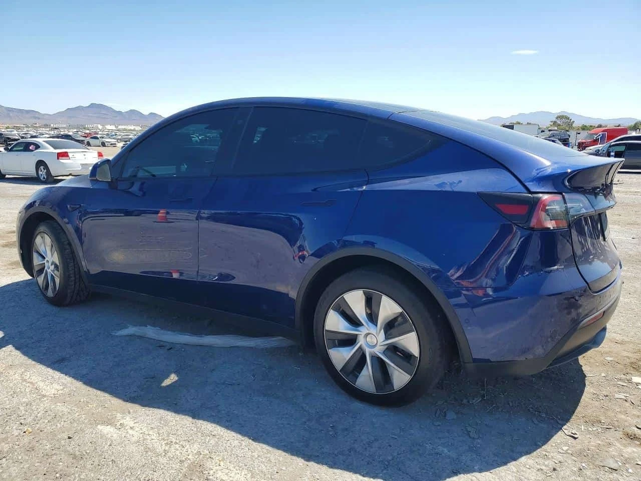 Tesla Model Y Long Range Dual Motor AWD | CARFAX | Mobile.bg � ����������� 2