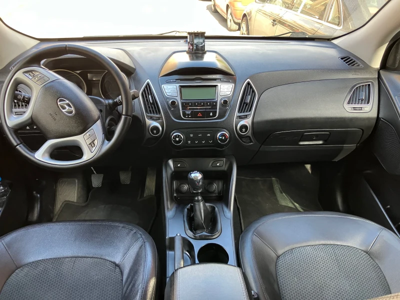 Hyundai IX35 Швейцария, снимка 13 - Автомобили и джипове - 47546895