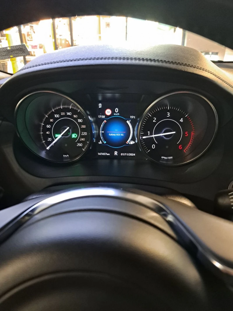 Jaguar E-pace R-dynamics КАТО НОВА!, снимка 6 - Автомобили и джипове - 52223950