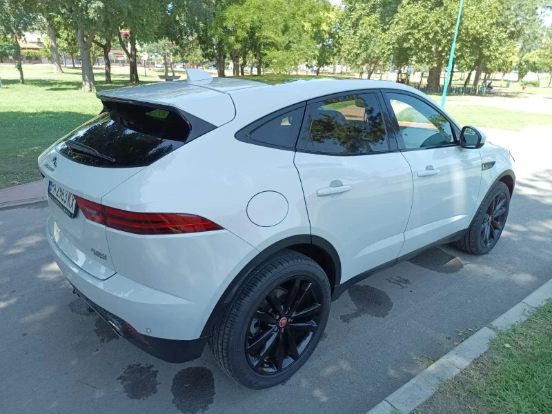 Jaguar E-pace R-dynamics КАТО НОВА!, снимка 4 - Автомобили и джипове - 52223950