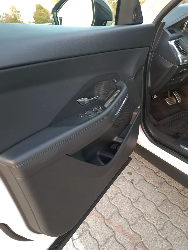 Jaguar E-pace R-dynamics КАТО НОВА!, снимка 8 - Автомобили и джипове - 52223950