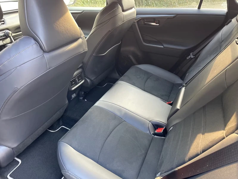 Toyota Rav4 НОВ!/GR-SPORT/4X4/219HP/PANO/360/JBL/LED/MEMO/714f, снимка 16 - Автомобили и джипове - 51618273