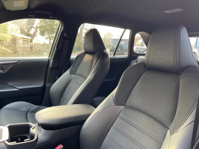Toyota Rav4 НОВ!/GR-SPORT/4X4/219HP/PANO/360/JBL/LED/MEMO/714f, снимка 15 - Автомобили и джипове - 51618273