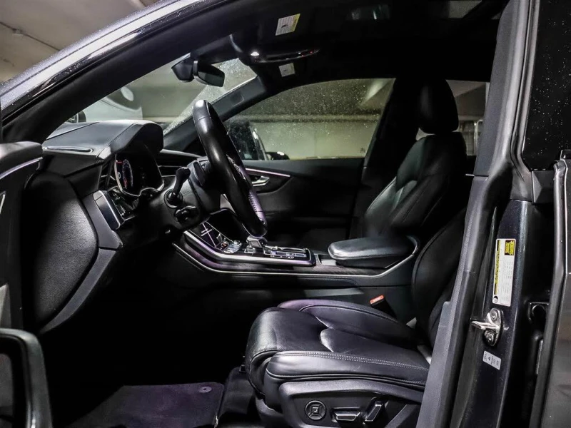 Audi Q8 3xSline* BlackOptic* Bang3D* Matrix* Distr* Масаж*, снимка 5 - Автомобили и джипове - 52870755