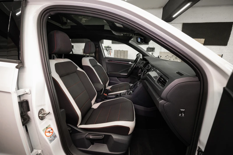 VW T-Roc 2.0 TSI 4MOTION, снимка 10 - Автомобили и джипове - 53030894