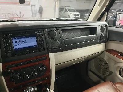 Jeep Commander, снимка 3 - Автомобили и джипове - 53222550