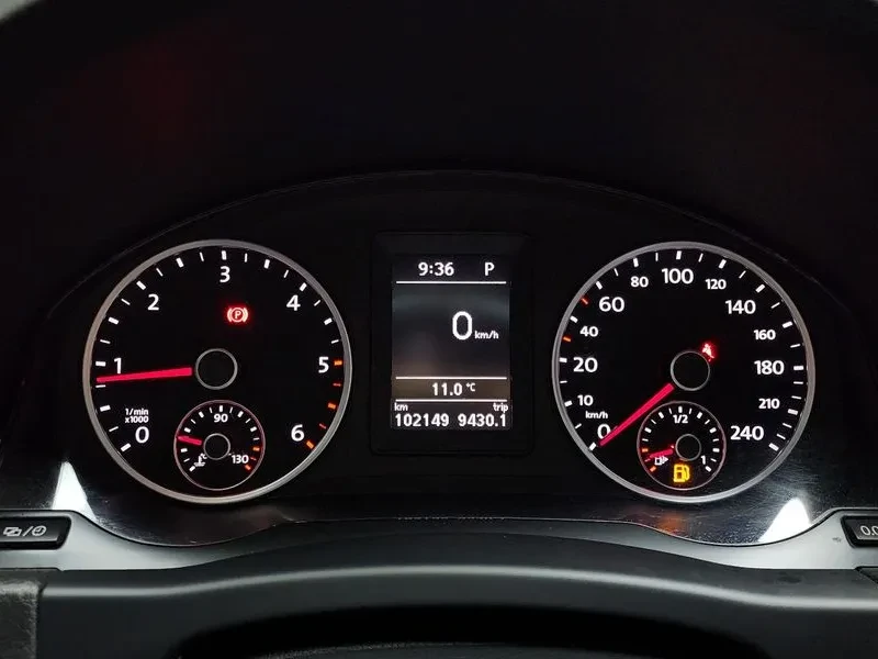 VW Tiguan 2.0 TDI, снимка 8 - Автомобили и джипове - 54302775