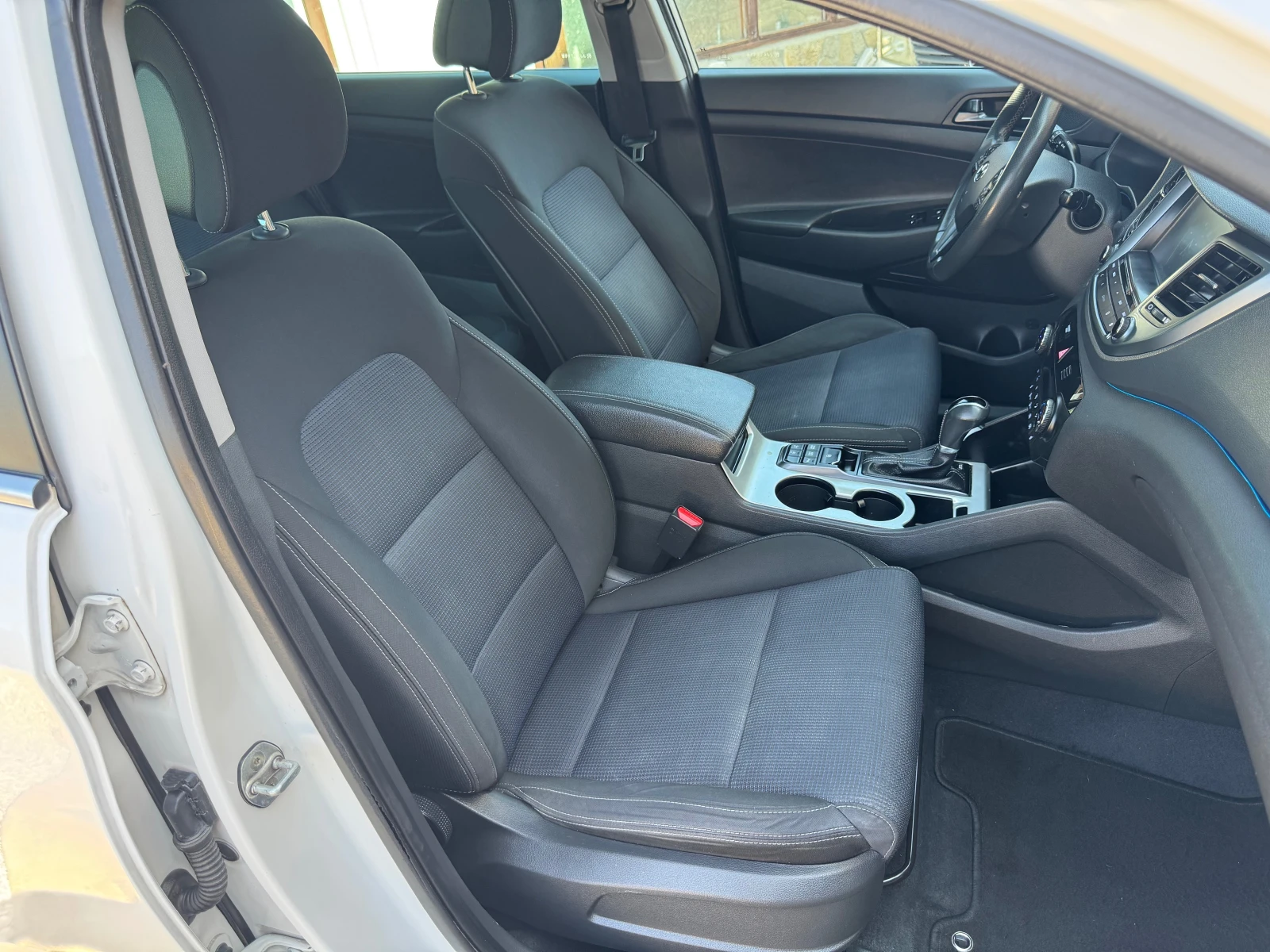 Hyundai IX35 TUCSON* FULL* PANORAMA* АВТ*  - изображение 9