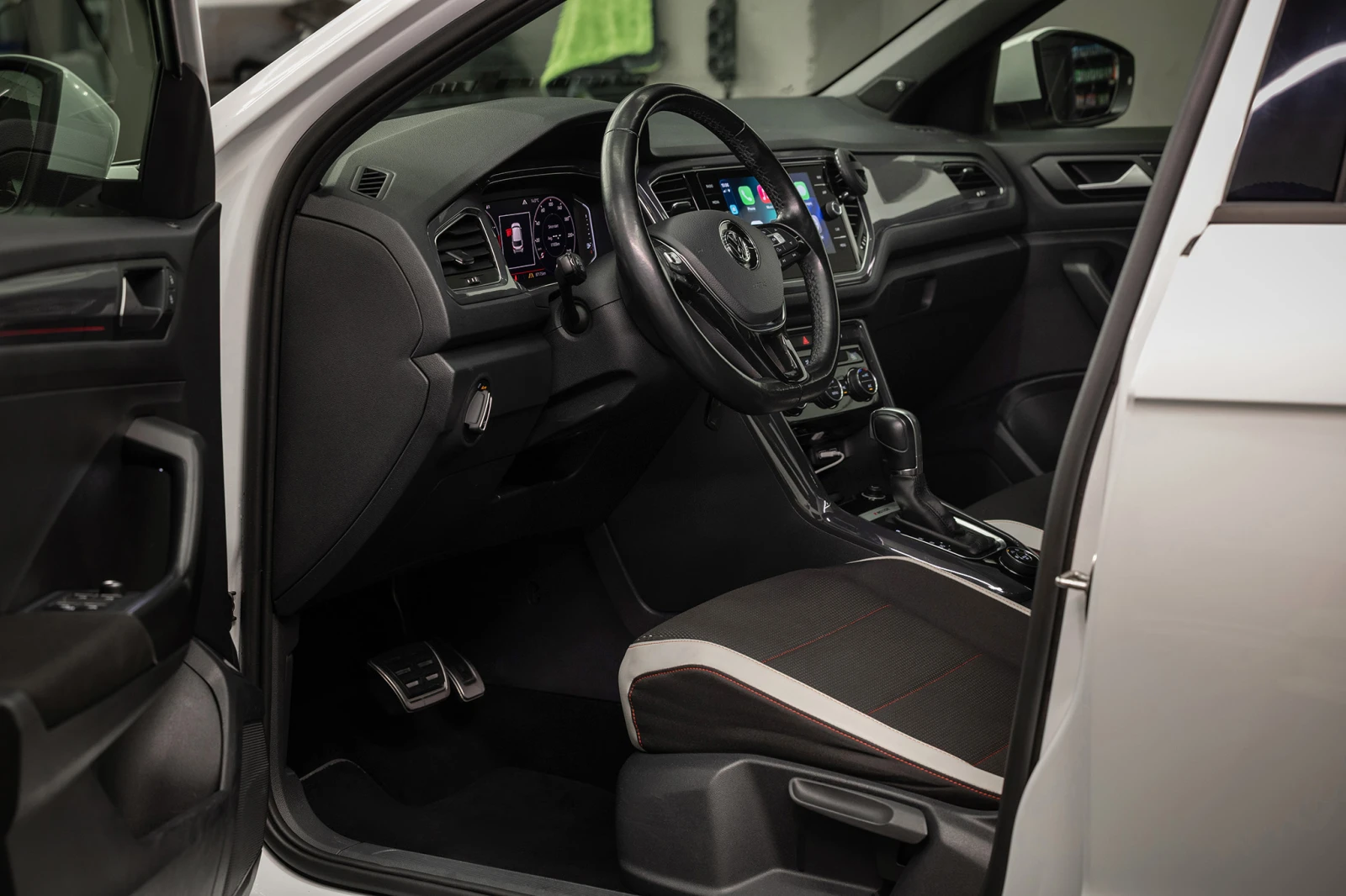 VW T-Roc 2.0 TSI 4MOTION - изображение 7