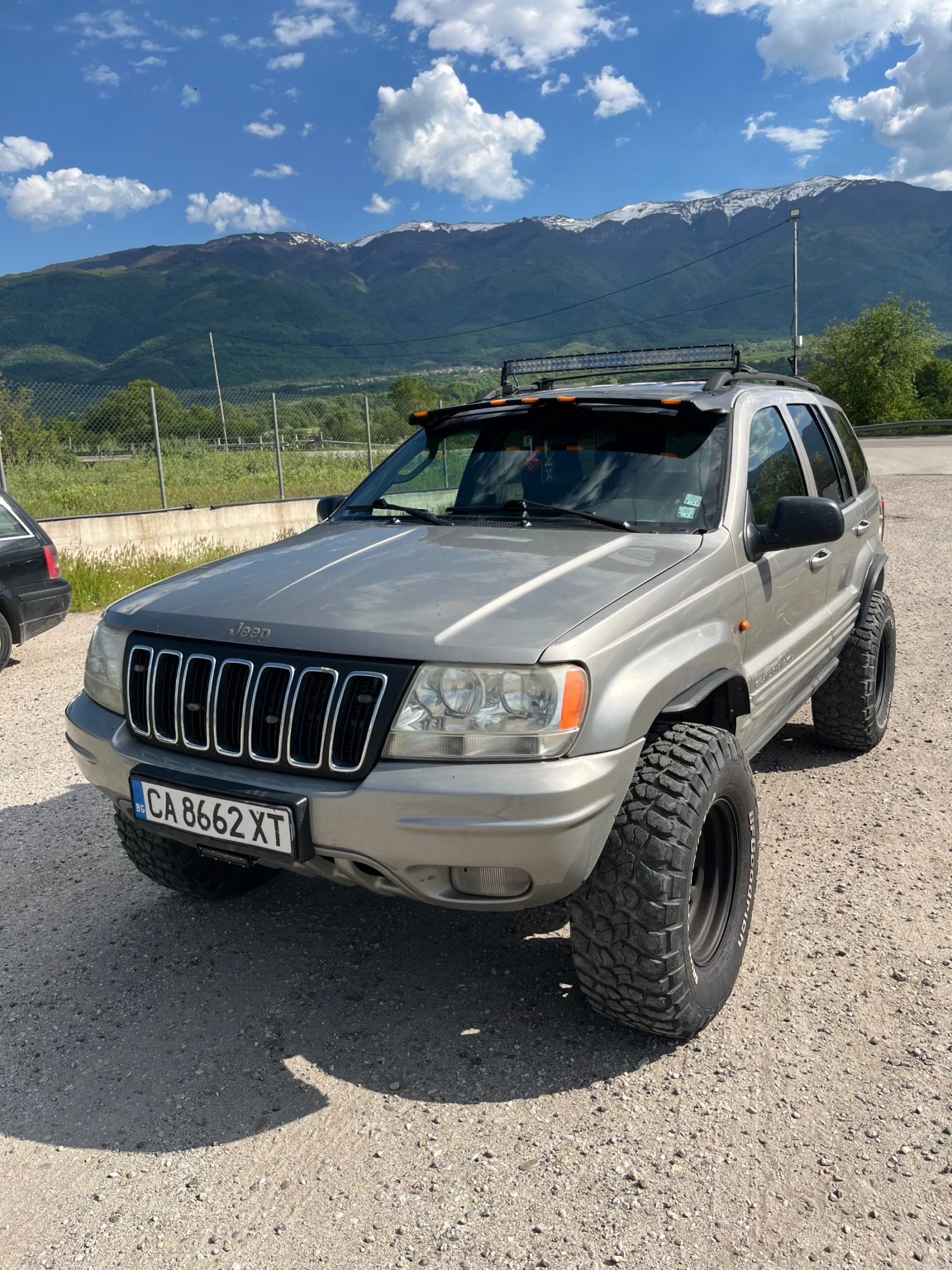 Jeep Grand cherokee 4.7 Бензин-Газ, снимка 2 - Автомобили и джипове - 53563459