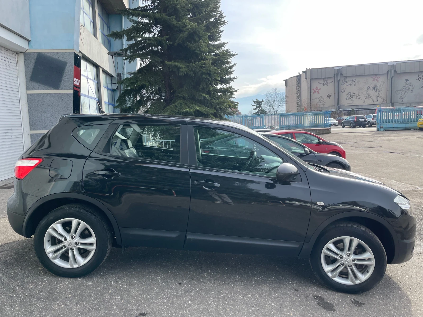 Nissan Qashqai 1.5, снимка 2 - Автомобили и джипове - 53993491