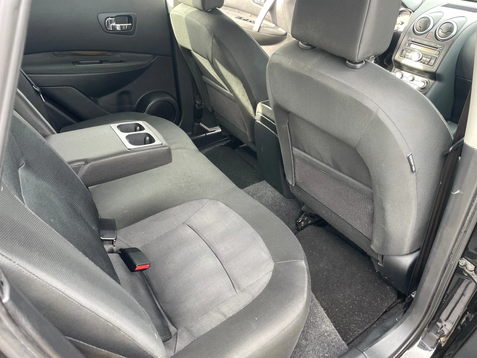 Nissan Qashqai 1.5, снимка 14 - Автомобили и джипове - 53993491